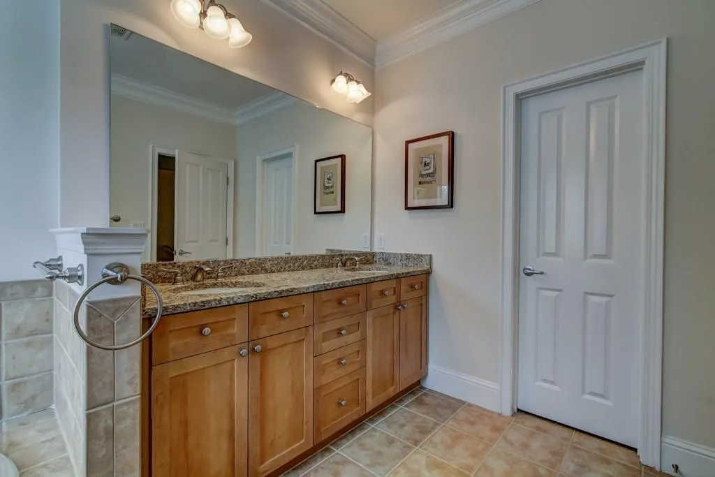 1159 Glenridge Place, Atlanta, Georgia 30342, 1 Bedroom Bedrooms, ,1 BathroomBathrooms,Residential,Sold,1159 Glenridge Place,5942378