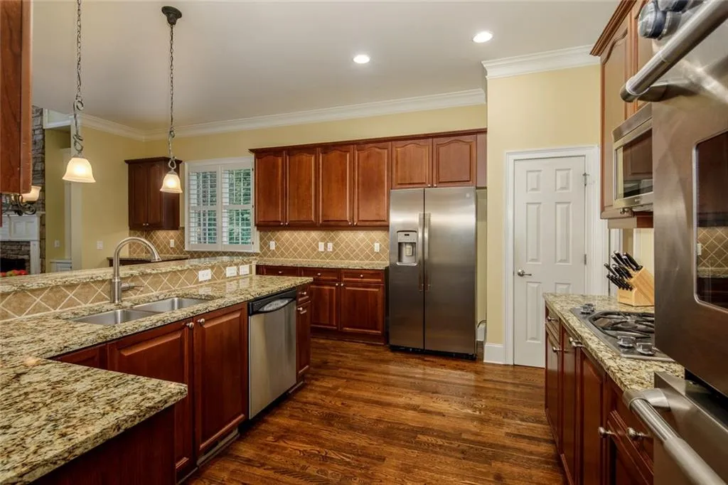 115 Wembley Court, Sandy Springs, Georgia 30328, 5 Bedrooms Bedrooms, ,4 BathroomsBathrooms,Residential,Sold,115 Wembley Court,6774472