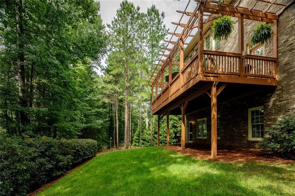 115 Wembley Court, Sandy Springs, Georgia 30328, 5 Bedrooms Bedrooms, ,4 BathroomsBathrooms,Residential,Sold,115 Wembley Court,6774472