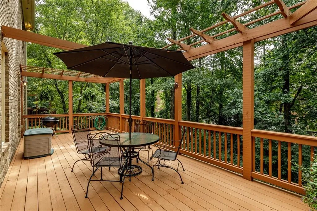 115 Wembley Court, Sandy Springs, Georgia 30328, 5 Bedrooms Bedrooms, ,4 BathroomsBathrooms,Residential,Sold,115 Wembley Court,6774472