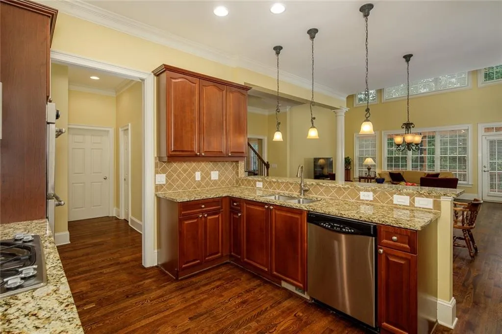 115 Wembley Court, Sandy Springs, Georgia 30328, 5 Bedrooms Bedrooms, ,4 BathroomsBathrooms,Residential,Sold,115 Wembley Court,6774472