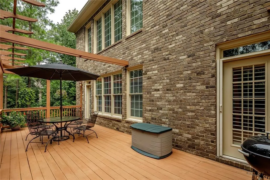 115 Wembley Court, Sandy Springs, Georgia 30328, 5 Bedrooms Bedrooms, ,4 BathroomsBathrooms,Residential,Sold,115 Wembley Court,6774472