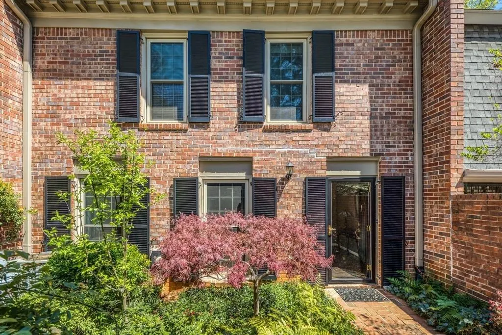 372 The Chace, Atlanta, Georgia 30328, 3 Bedrooms Bedrooms, ,3 BathroomsBathrooms,Residential,Sold,372 The Chace,6529358