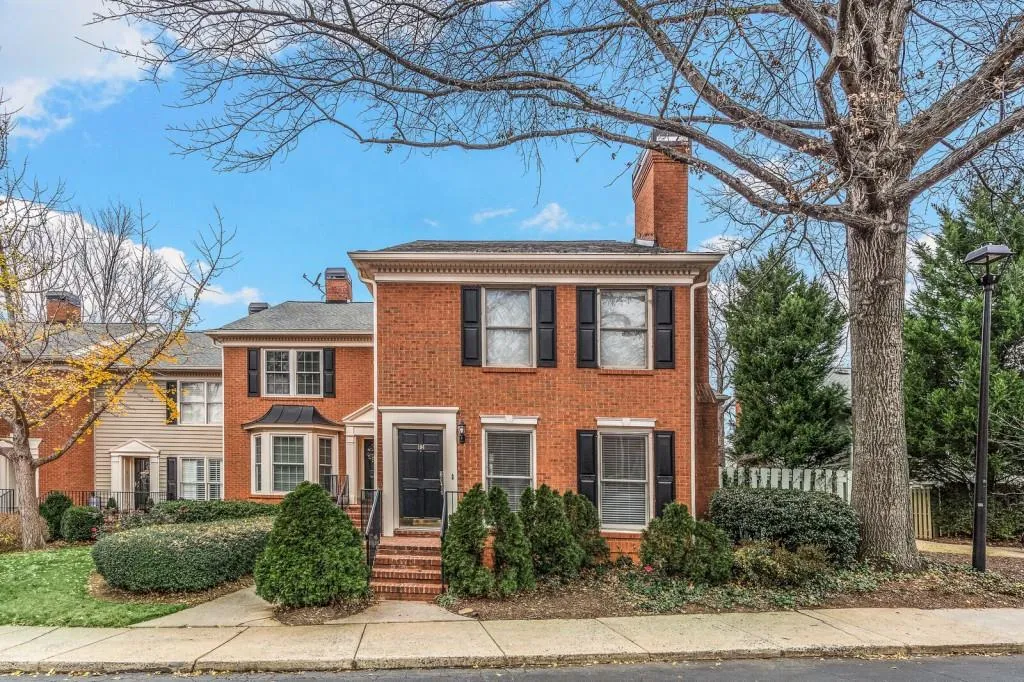 104 Mount Vernon Circle, Sandy Springs, Georgia 30338, 2 Bedrooms Bedrooms, ,2 BathroomsBathrooms,Residential,Sold,104 Mount Vernon Circle,6821881