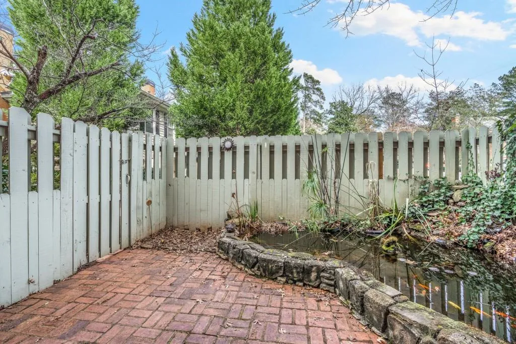 104 Mount Vernon Circle, Sandy Springs, Georgia 30338, 2 Bedrooms Bedrooms, ,2 BathroomsBathrooms,Residential,Sold,104 Mount Vernon Circle,6821881