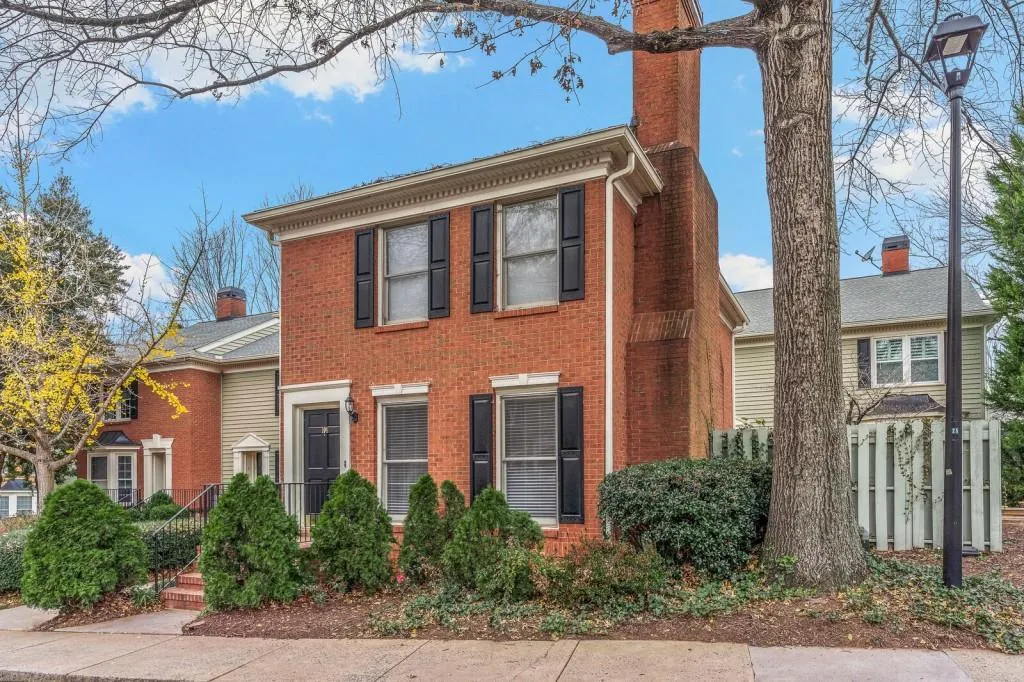 104 Mount Vernon Circle, Sandy Springs, Georgia 30338, 2 Bedrooms Bedrooms, ,2 BathroomsBathrooms,Residential,Sold,104 Mount Vernon Circle,6821881