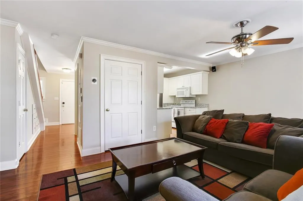 802 Masons Creek Circle, Sandy Springs, Georgia 30350, 2 Bedrooms Bedrooms, ,2 BathroomsBathrooms,Residential,Sold,802 Masons Creek Circle,6121489