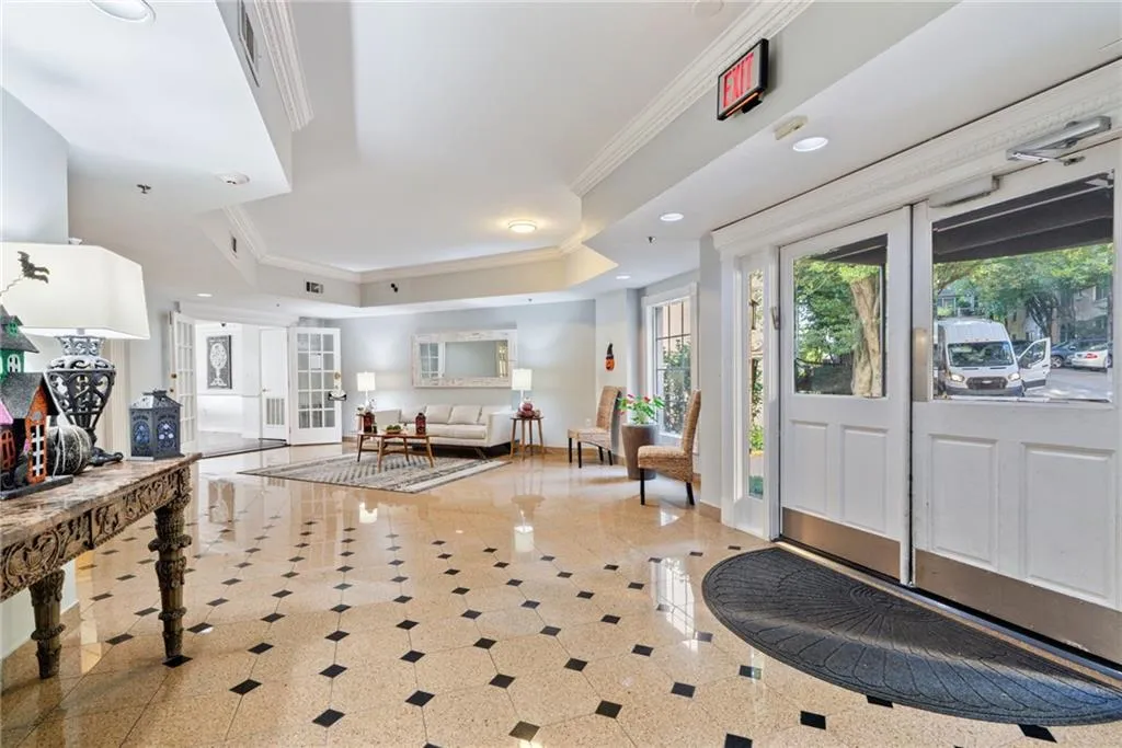 1 Biscayne Drive Nw Unit 704, Atlanta, Georgia 30309, 1 Bedroom Bedrooms, ,1 BathroomBathrooms,Residential,For Sale,1 Biscayne Drive Nw Unit 704,7609091