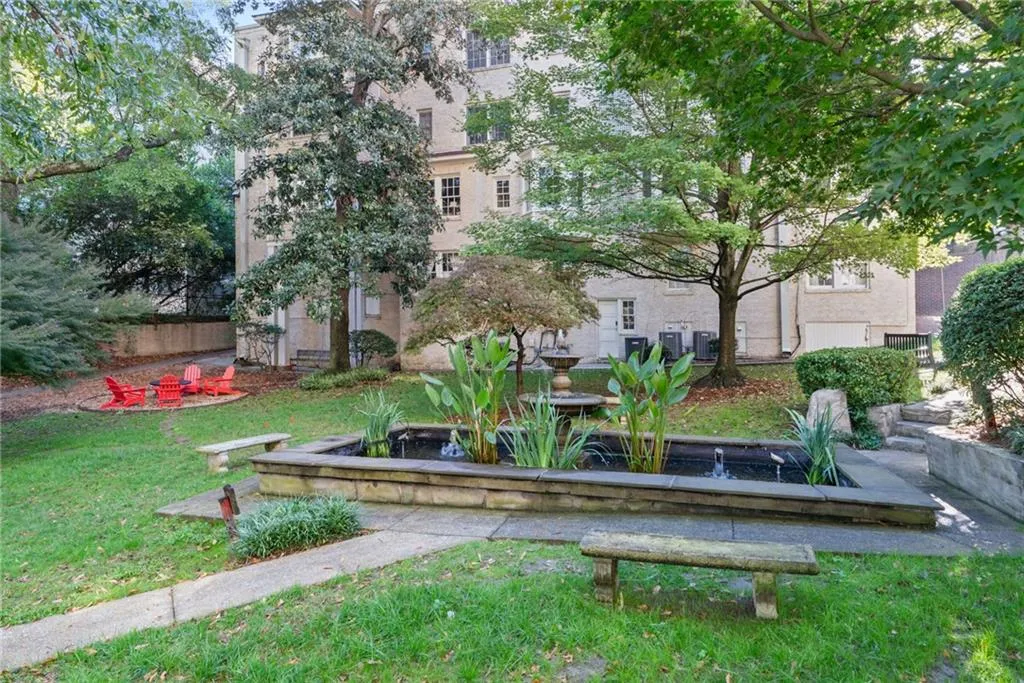 1 Biscayne Drive Nw Unit 704, Atlanta, Georgia 30309, 1 Bedroom Bedrooms, ,1 BathroomBathrooms,Residential,For Sale,1 Biscayne Drive Nw Unit 704,7609091