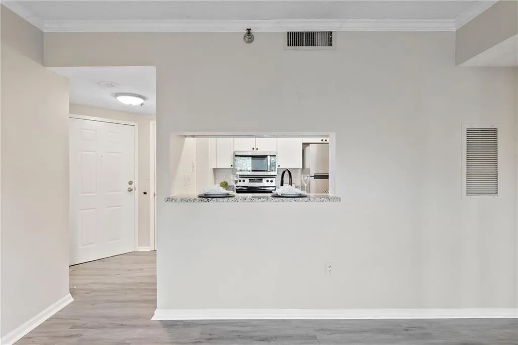 1 Biscayne Drive Nw Unit 704, Atlanta, Georgia 30309, 1 Bedroom Bedrooms, ,1 BathroomBathrooms,Residential,For Sale,1 Biscayne Drive Nw Unit 704,7609091