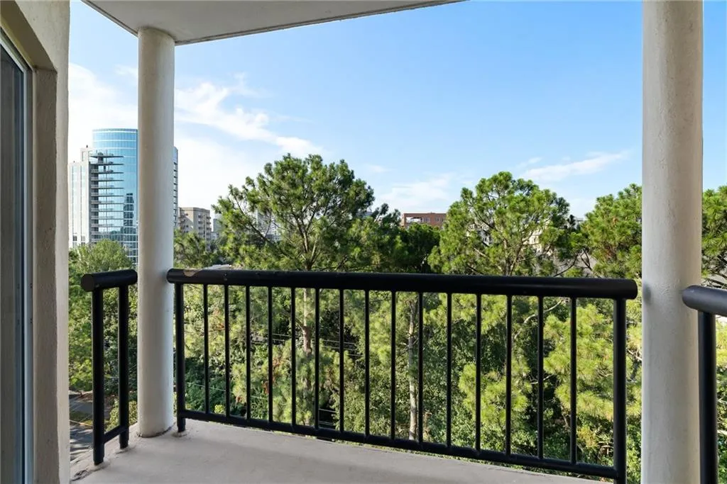 1 Biscayne Drive Nw Unit 704, Atlanta, Georgia 30309, 1 Bedroom Bedrooms, ,1 BathroomBathrooms,Residential,For Sale,1 Biscayne Drive Nw Unit 704,7609091