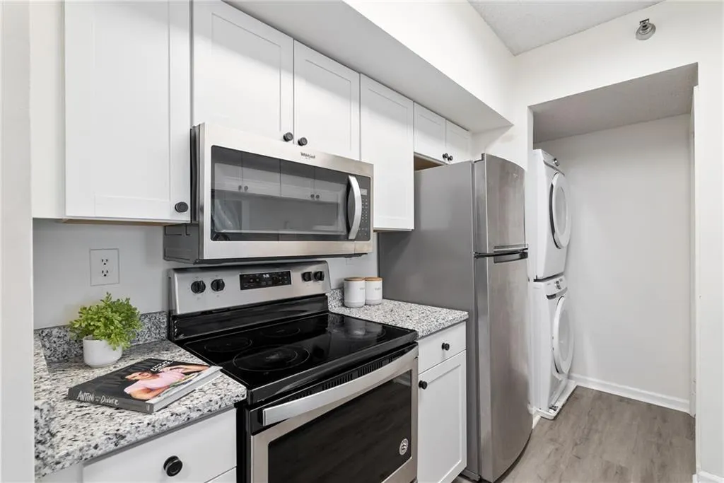 1 Biscayne Drive Nw Unit 704, Atlanta, Georgia 30309, 1 Bedroom Bedrooms, ,1 BathroomBathrooms,Residential,For Sale,1 Biscayne Drive Nw Unit 704,7609091