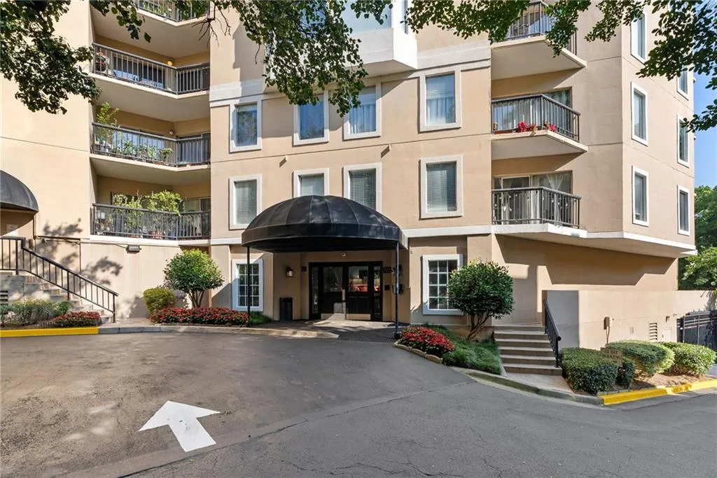 1 Biscayne Drive Nw Unit 704, Atlanta, Georgia 30309, 1 Bedroom Bedrooms, ,1 BathroomBathrooms,Residential,For Sale,1 Biscayne Drive Nw Unit 704,7609091