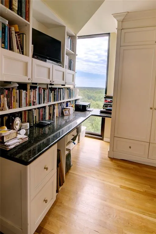 Built-in desk in bedroom
