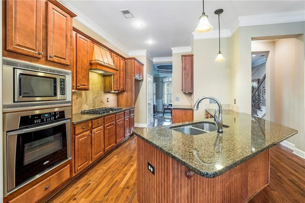 902 Telfair Close, Sandy Springs, Georgia 30350, 3 Bedrooms Bedrooms, ,3 BathroomsBathrooms,Residential,Sold,902 Telfair Close,6808538