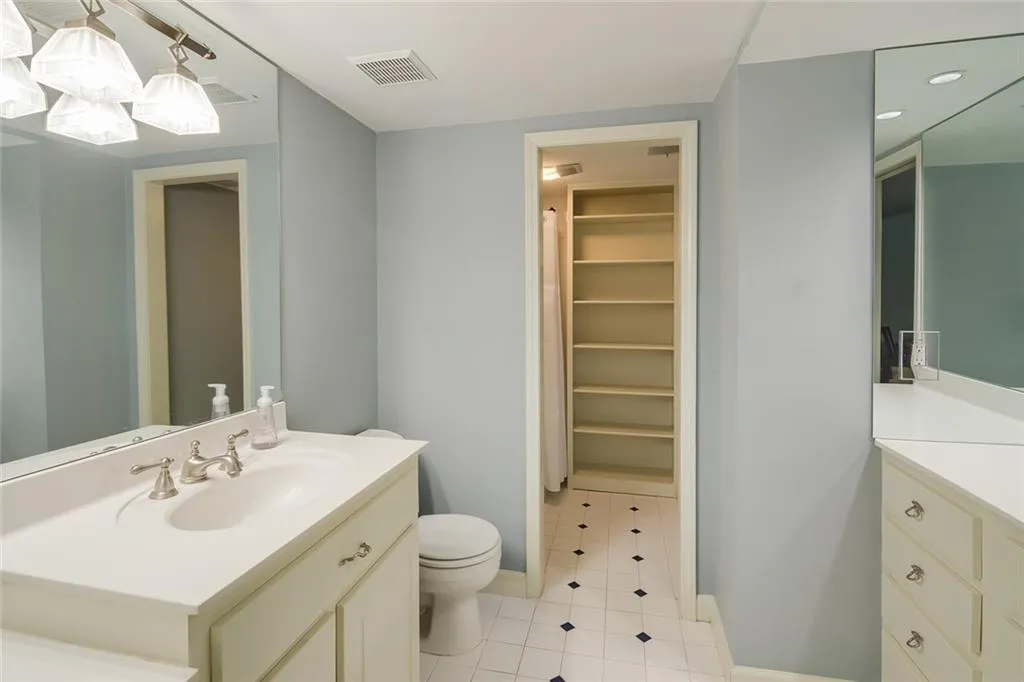 1639 Spalding Drive, Sandy Springs, Georgia 30350, 5 Bedrooms Bedrooms, ,5 BathroomsBathrooms,Residential,Sold,1639 Spalding Drive,6947074