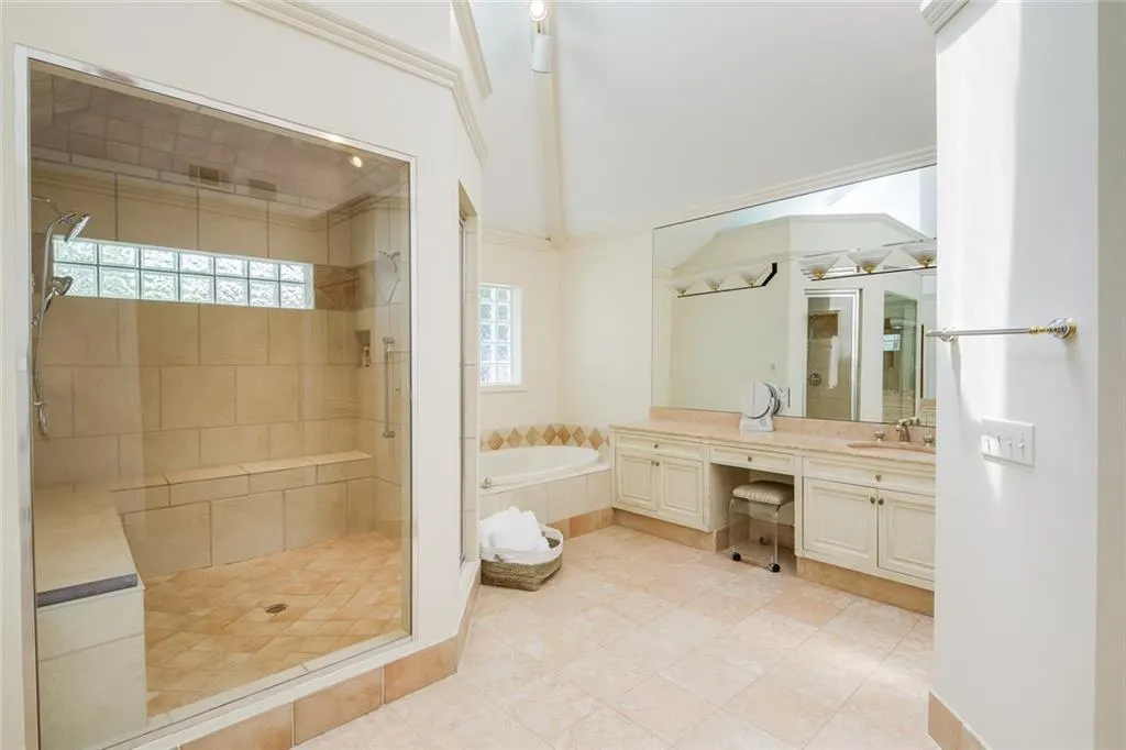 1639 Spalding Drive, Sandy Springs, Georgia 30350, 5 Bedrooms Bedrooms, ,5 BathroomsBathrooms,Residential,Sold,1639 Spalding Drive,6947074