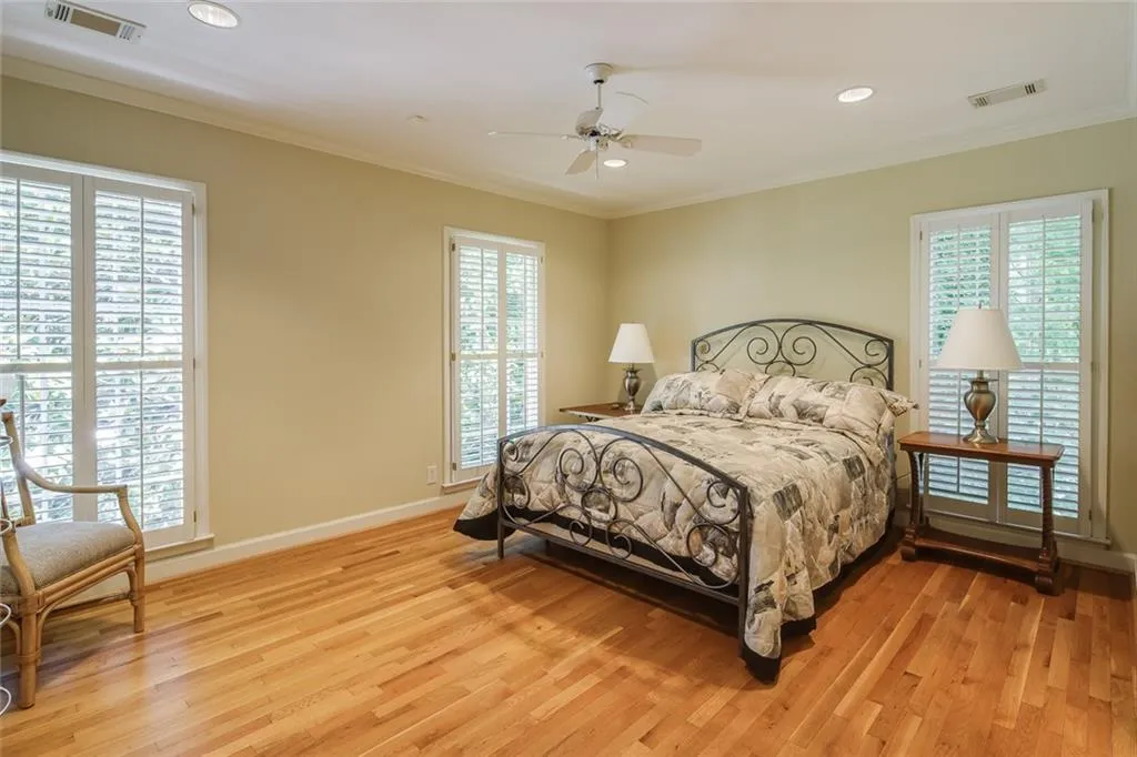 1639 Spalding Drive, Sandy Springs, Georgia 30350, 5 Bedrooms Bedrooms, ,5 BathroomsBathrooms,Residential,Sold,1639 Spalding Drive,6947074