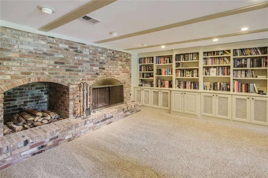 1639 Spalding Drive, Sandy Springs, Georgia 30350, 5 Bedrooms Bedrooms, ,5 BathroomsBathrooms,Residential,Sold,1639 Spalding Drive,6947074