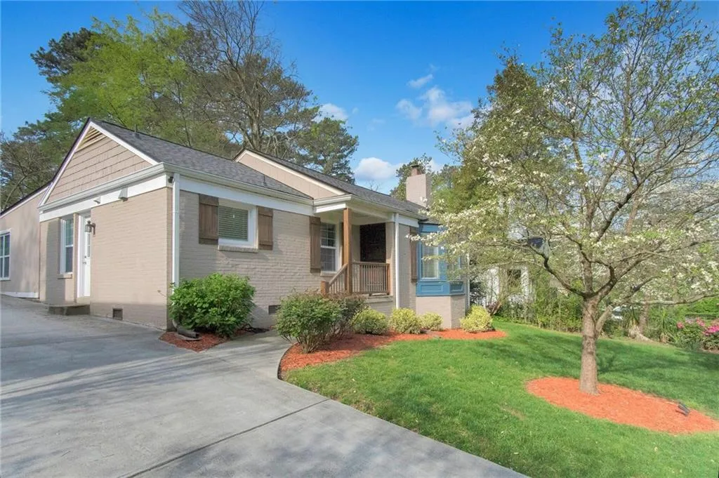 995 Lindbergh Drive Ne, Atlanta, Georgia 30324, 3 Bedrooms Bedrooms, ,2 BathroomsBathrooms,Residential,Sold,995 Lindbergh Drive Ne,5989101