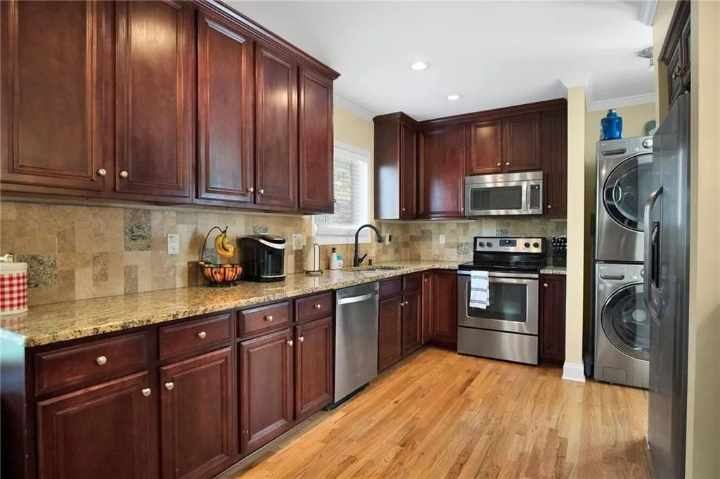 995 Lindbergh Drive Ne, Atlanta, Georgia 30324, 3 Bedrooms Bedrooms, ,2 BathroomsBathrooms,Residential,Sold,995 Lindbergh Drive Ne,5989101