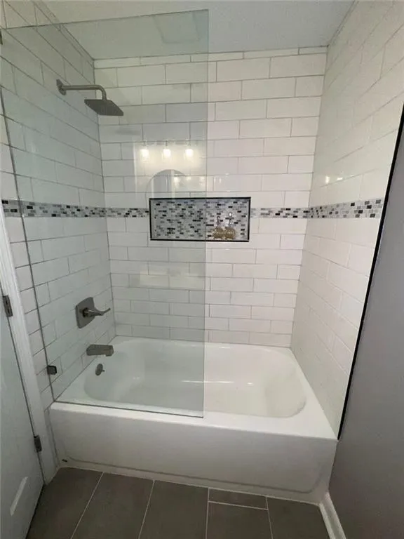 bathroom2.jpg