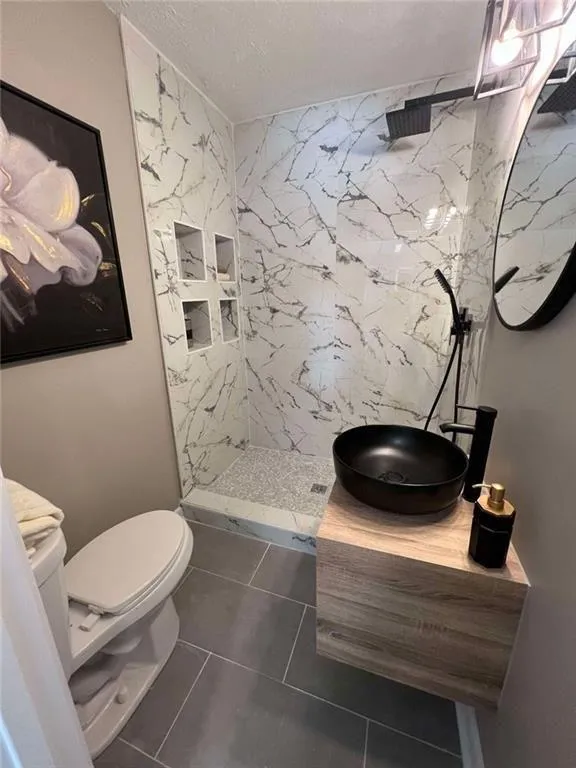 masterbath.jpg
