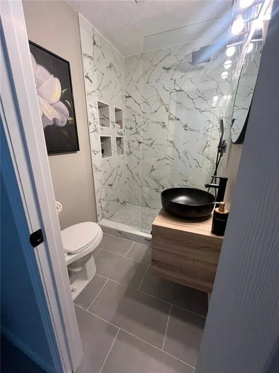 bathroom3.jpg
