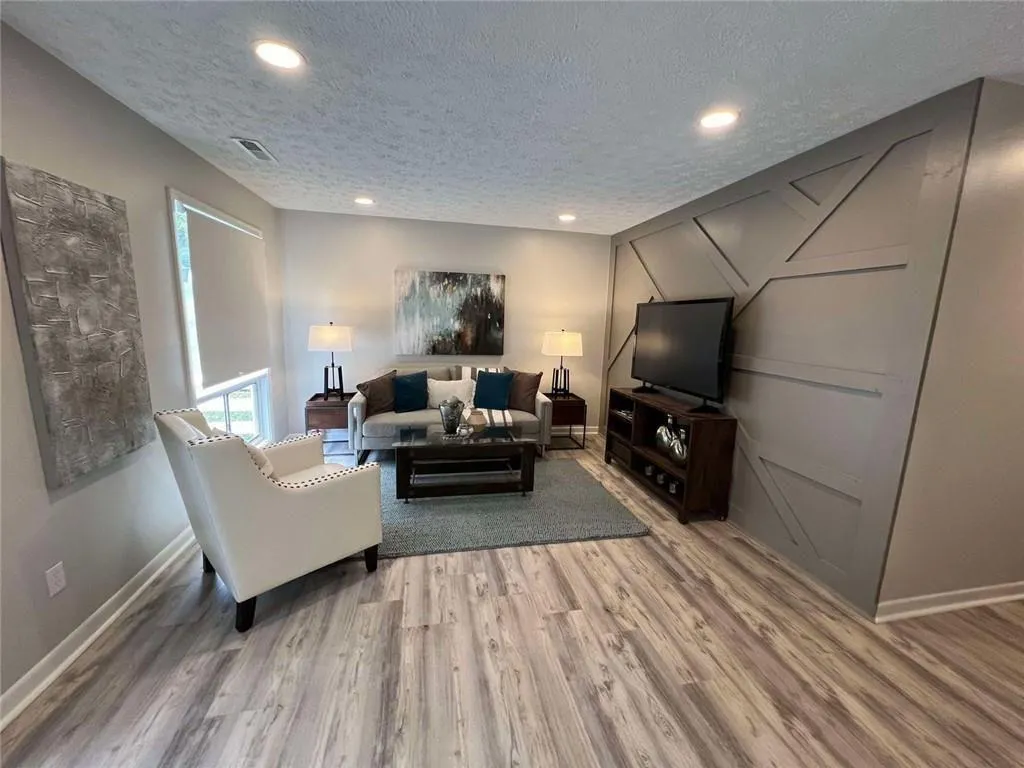 livingroom.jpg