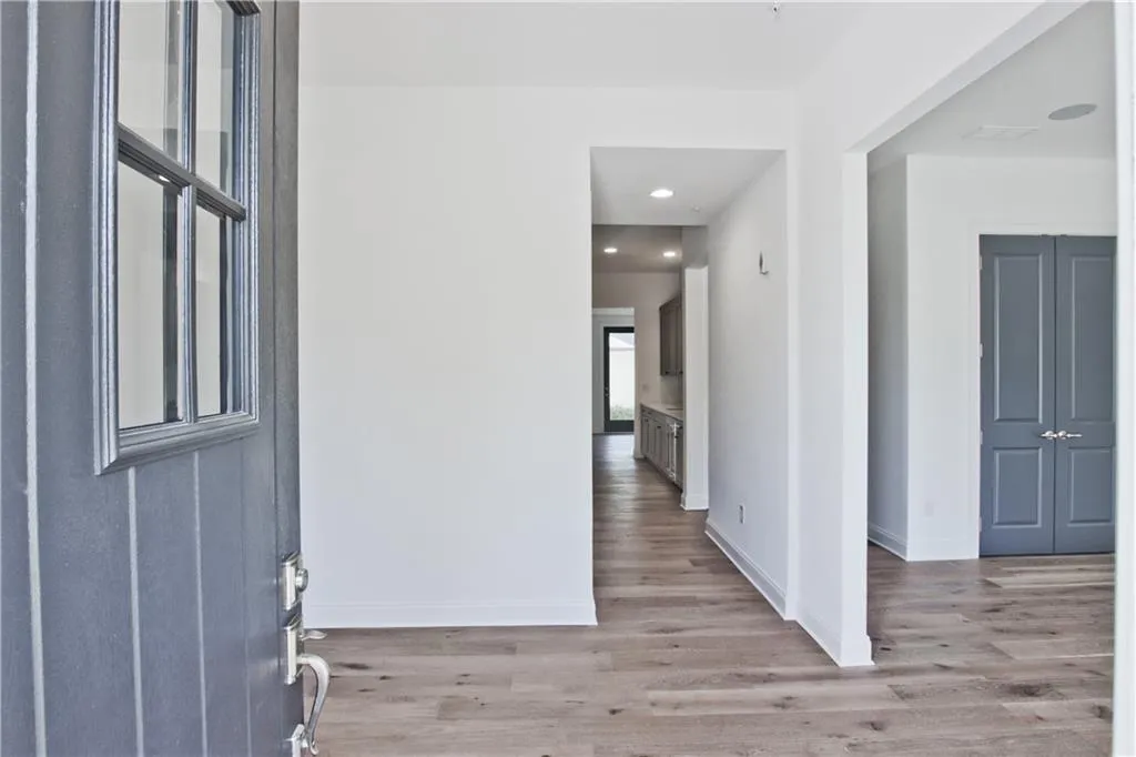 6615 Aria Boulevard Unit 120, Sandy Springs, Georgia 30328, 3 Bedrooms Bedrooms, ,4 BathroomsBathrooms,Residential,Sold,6615 Aria Boulevard Unit 120,6710759