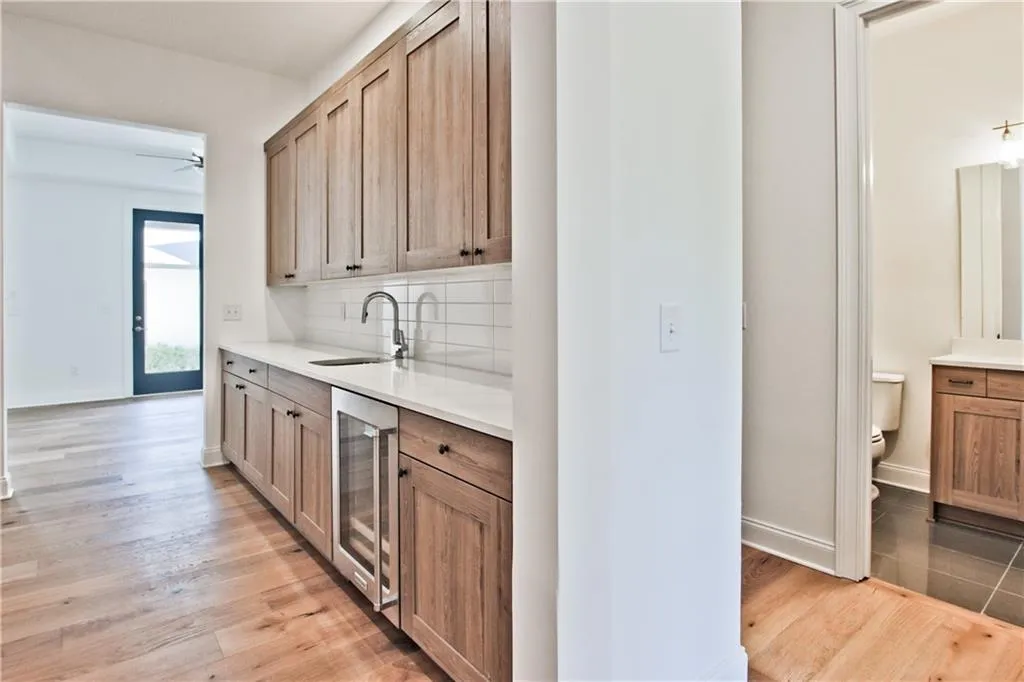 6615 Aria Boulevard Unit 120, Sandy Springs, Georgia 30328, 3 Bedrooms Bedrooms, ,4 BathroomsBathrooms,Residential,Sold,6615 Aria Boulevard Unit 120,6710759