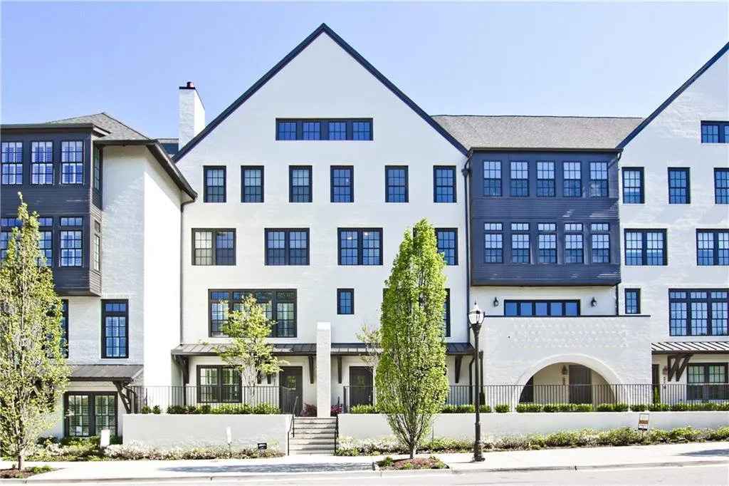 6615 Aria Boulevard Unit 120, Sandy Springs, Georgia 30328, 3 Bedrooms Bedrooms, ,4 BathroomsBathrooms,Residential,Sold,6615 Aria Boulevard Unit 120,6710759