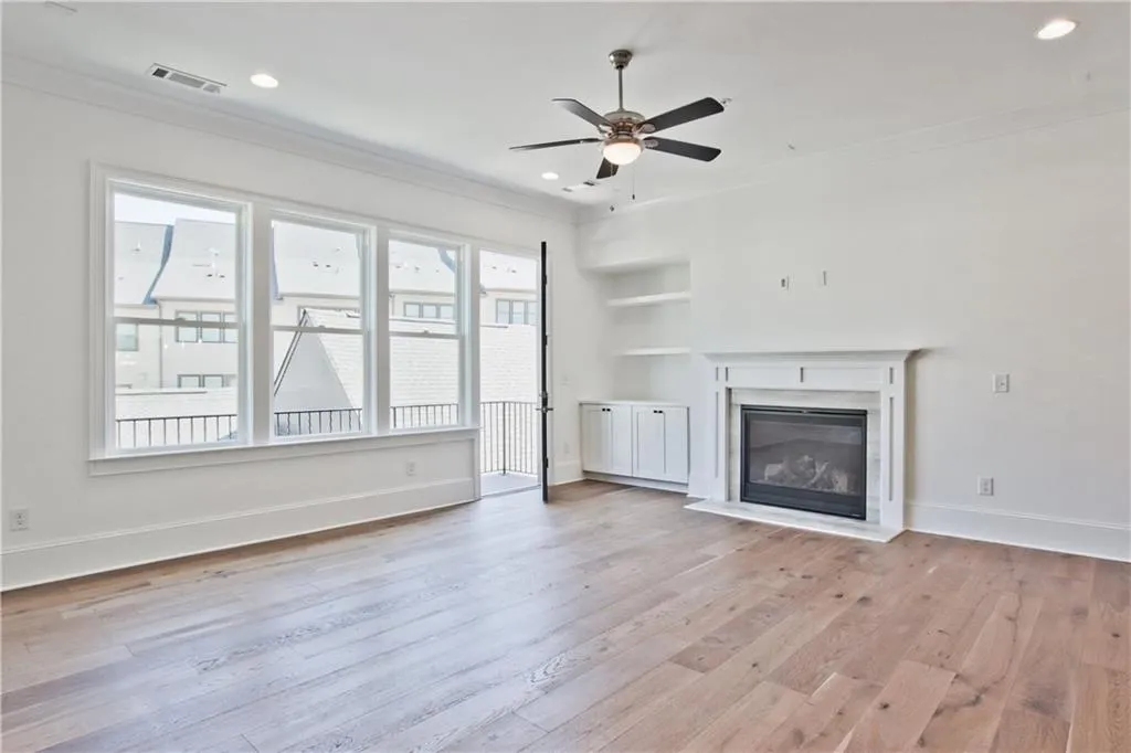 6615 Aria Boulevard Unit 120, Sandy Springs, Georgia 30328, 3 Bedrooms Bedrooms, ,4 BathroomsBathrooms,Residential,Sold,6615 Aria Boulevard Unit 120,6710759