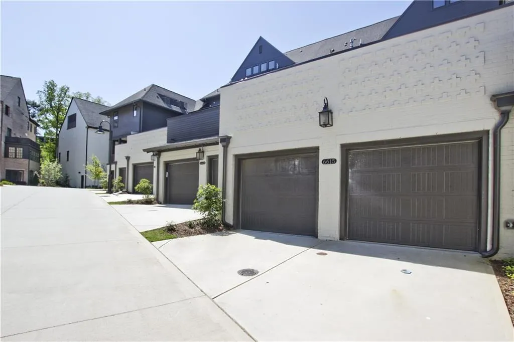 6615 Aria Boulevard Unit 120, Sandy Springs, Georgia 30328, 3 Bedrooms Bedrooms, ,4 BathroomsBathrooms,Residential,Sold,6615 Aria Boulevard Unit 120,6710759