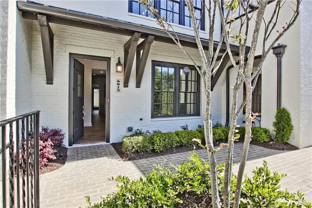 6615 Aria Boulevard Unit 120, Sandy Springs, Georgia 30328, 3 Bedrooms Bedrooms, ,4 BathroomsBathrooms,Residential,Sold,6615 Aria Boulevard Unit 120,6710759