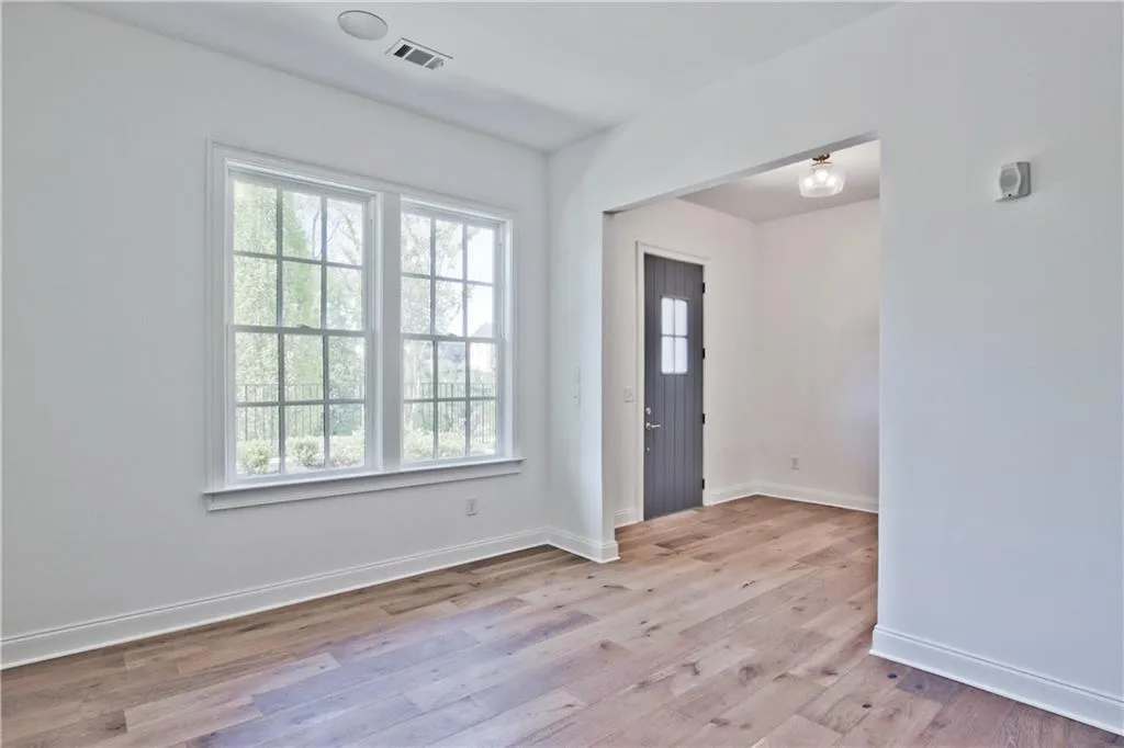 6615 Aria Boulevard Unit 120, Sandy Springs, Georgia 30328, 3 Bedrooms Bedrooms, ,4 BathroomsBathrooms,Residential,Sold,6615 Aria Boulevard Unit 120,6710759