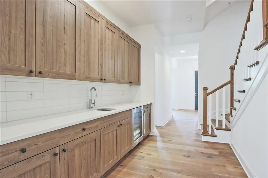 6615 Aria Boulevard Unit 120, Sandy Springs, Georgia 30328, 3 Bedrooms Bedrooms, ,4 BathroomsBathrooms,Residential,Sold,6615 Aria Boulevard Unit 120,6710759