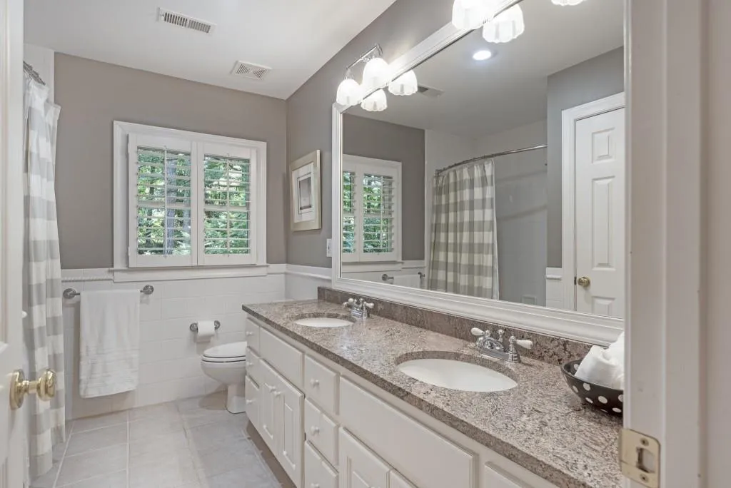 5515 Cross Gate Court, Sandy Springs, Georgia 30327, 4 Bedrooms Bedrooms, ,2 BathroomsBathrooms,Residential,Sold,5515 Cross Gate Court,6755406
