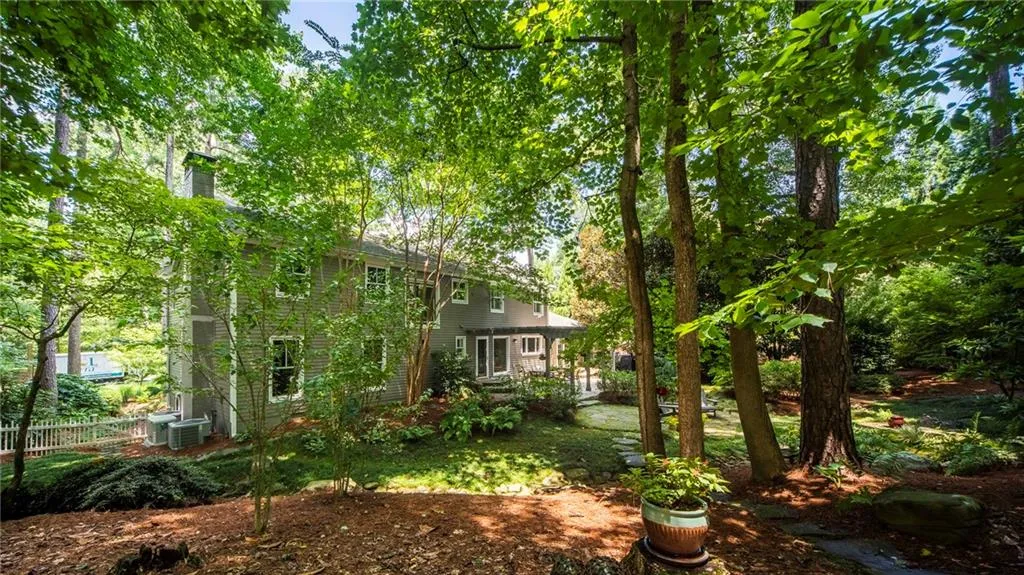 5515 Cross Gate Court, Sandy Springs, Georgia 30327, 4 Bedrooms Bedrooms, ,2 BathroomsBathrooms,Residential,Sold,5515 Cross Gate Court,6755406
