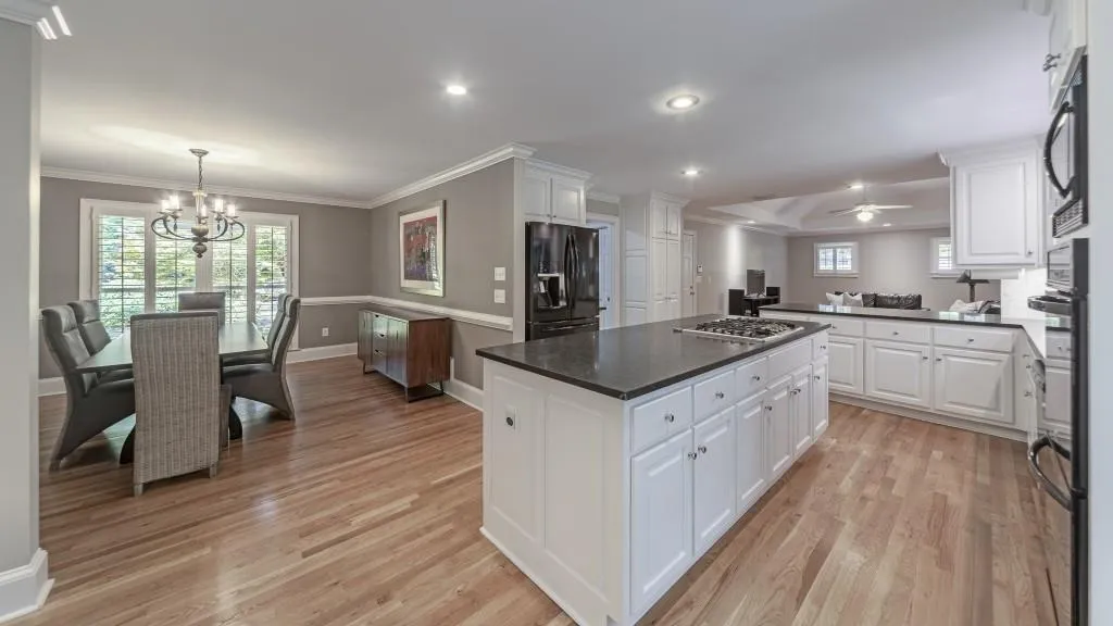 5515 Cross Gate Court, Sandy Springs, Georgia 30327, 4 Bedrooms Bedrooms, ,2 BathroomsBathrooms,Residential,Sold,5515 Cross Gate Court,6755406