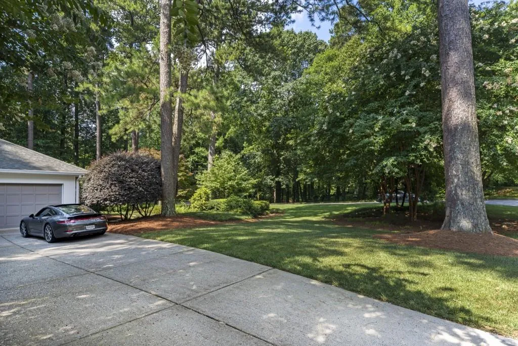 5515 Cross Gate Court, Sandy Springs, Georgia 30327, 4 Bedrooms Bedrooms, ,2 BathroomsBathrooms,Residential,Sold,5515 Cross Gate Court,6755406