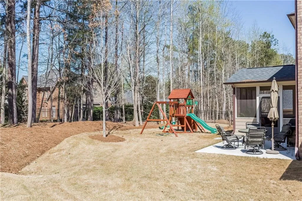 3936 Dahlwiny Court, Sandy Springs, Georgia 30350, 5 Bedrooms Bedrooms, ,4 BathroomsBathrooms,Residential,Sold,3936 Dahlwiny Court,5664027 3936 Dahlwiny Court, Sandy Springs, Georgia 30350, 5 Bedrooms Bedrooms, ,4 BathroomsBathrooms,Residential,Sold,3936 Dahlwiny Court,5664027