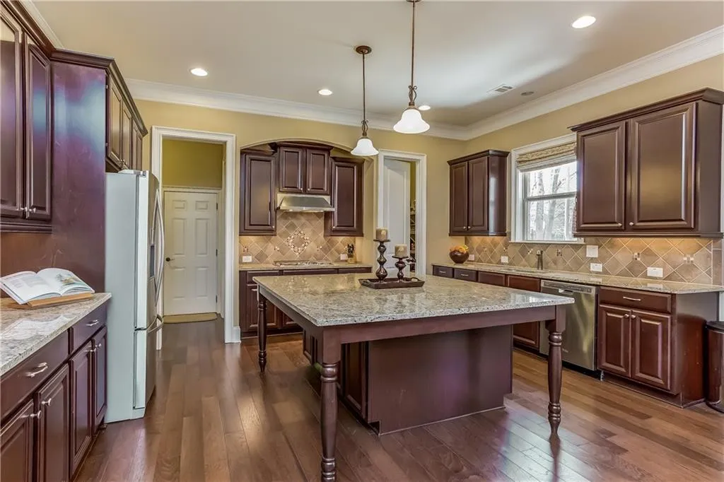 3936 Dahlwiny Court, Sandy Springs, Georgia 30350, 5 Bedrooms Bedrooms, ,4 BathroomsBathrooms,Residential,Sold,3936 Dahlwiny Court,5664027 3936 Dahlwiny Court, Sandy Springs, Georgia 30350, 5 Bedrooms Bedrooms, ,4 BathroomsBathrooms,Residential,Sold,3936 Dahlwiny Court,5664027