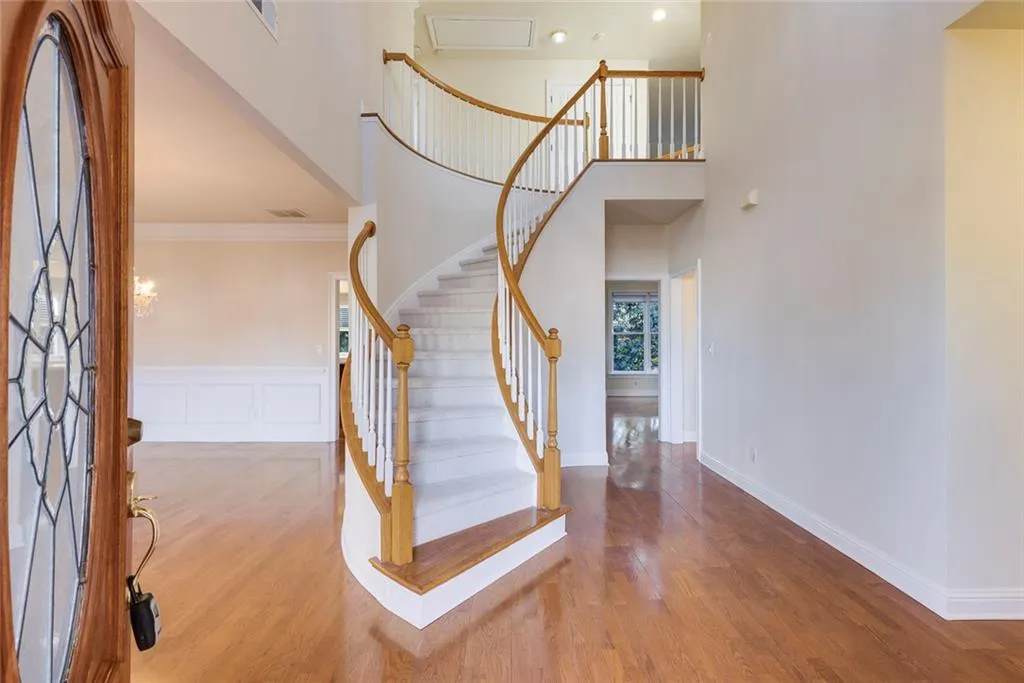 6350 Glen Oaks Lane Ne, Atlanta, Georgia 30328, 4 Bedrooms Bedrooms, ,4 BathroomsBathrooms,Residential,Sold,6350 Glen Oaks Lane Ne,7704768