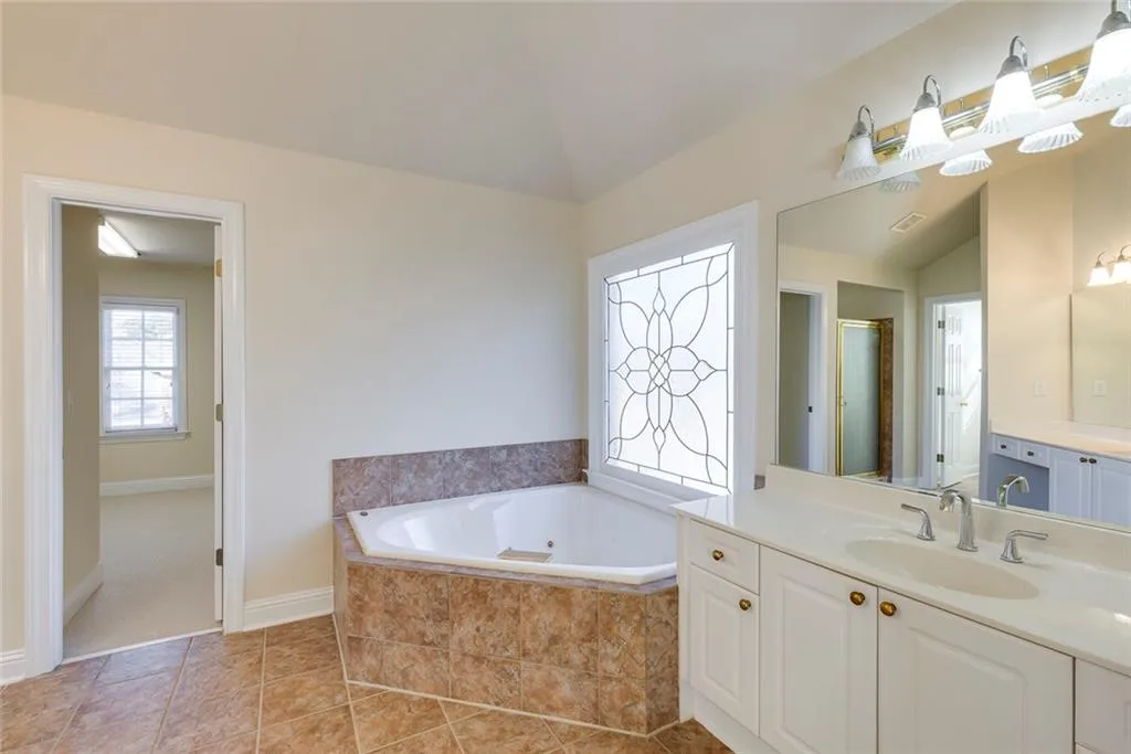 6350 Glen Oaks Lane Ne, Atlanta, Georgia 30328, 4 Bedrooms Bedrooms, ,4 BathroomsBathrooms,Residential,Sold,6350 Glen Oaks Lane Ne,7704768