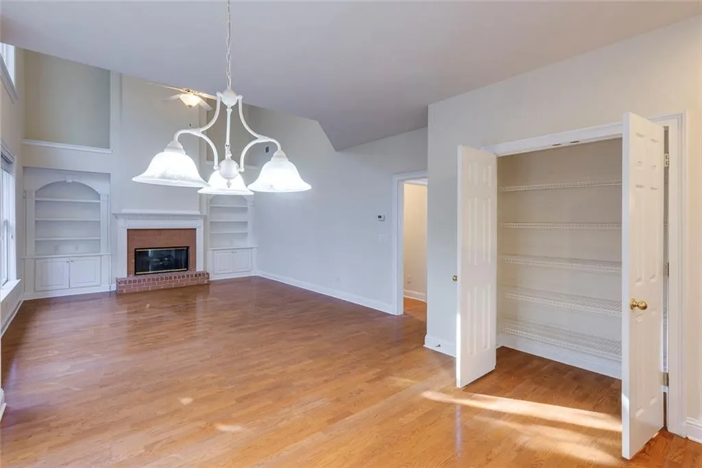 6350 Glen Oaks Lane Ne, Atlanta, Georgia 30328, 4 Bedrooms Bedrooms, ,4 BathroomsBathrooms,Residential,Sold,6350 Glen Oaks Lane Ne,7704768