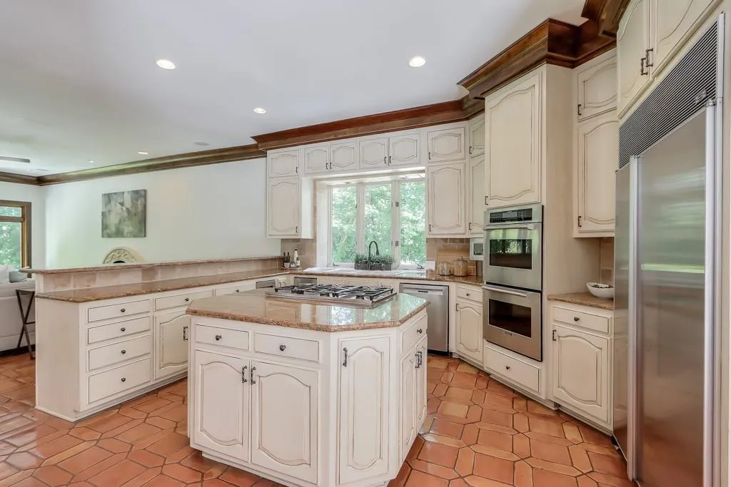 7500 Wildercliff Drive, Atlanta, Georgia 30328, 5 Bedrooms Bedrooms, ,5 BathroomsBathrooms,Residential,Sold,7500 Wildercliff Drive,7047083