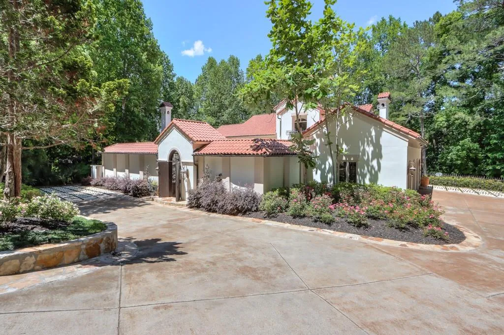 7500 Wildercliff Drive, Atlanta, Georgia 30328, 5 Bedrooms Bedrooms, ,5 BathroomsBathrooms,Residential,Sold,7500 Wildercliff Drive,7047083