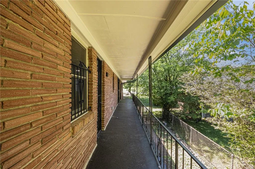 201 E Simon Terrace Nw, Atlanta, Georgia 30318, 5 Bedrooms Bedrooms, ,2 BathroomsBathrooms,Residential,For Sale,201 E Simon Terrace Nw,7575052