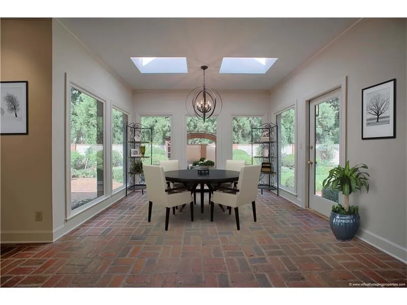 335 Green Glen Way, Sandy Springs, Georgia 30327, 5 Bedrooms Bedrooms, ,3 BathroomsBathrooms,Residential,Sold,335 Green Glen Way,5968131